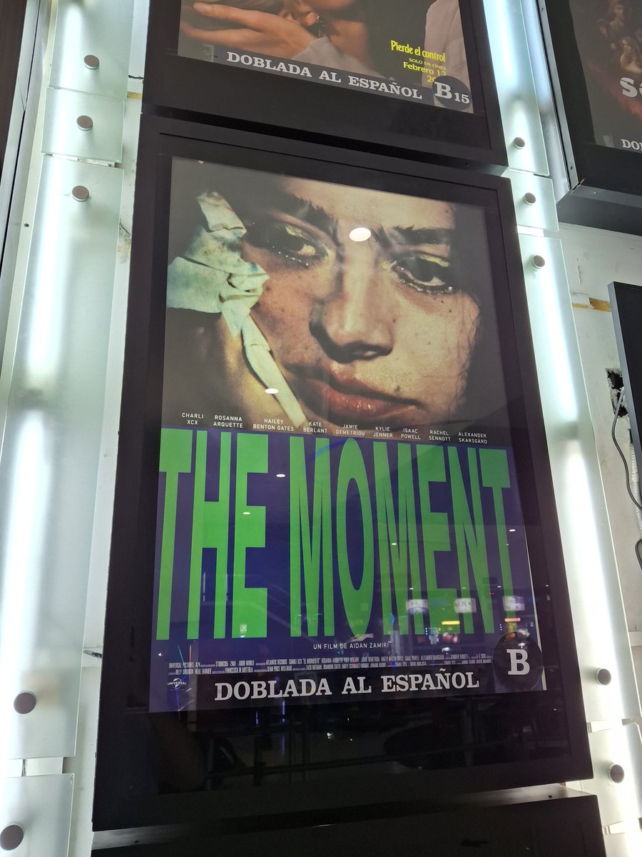 Esquivé los torrents, esquivé los tik toks, evité los tweets. Es momento de tener mi propio ataque epiléptico en cines gracias a Charli XCX.

Now Watching: The Moment (Dir. Aidan Zamiri).