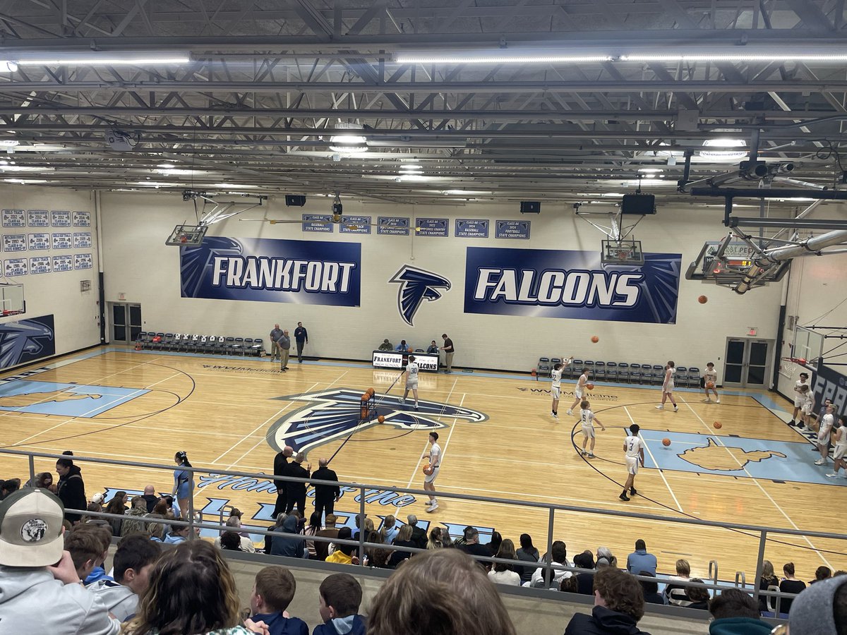 arychwal's tweet image. In Short Gap for a Class AA, Region II co-final between No. 2 seed Frankfort (14-9) and No. 3 Lincoln (11-12). Tip-off moments way
