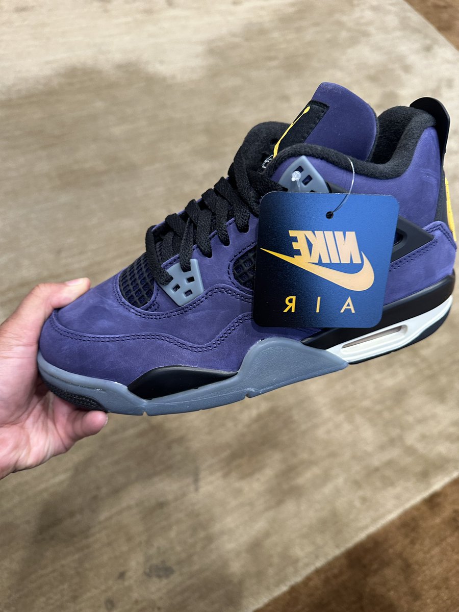 SNKRVisionista's tweet photo. Fresh out the box and straight into the spotlight — the Jordan 4 Lakeshow just joined my collection! 10/10 I highly recommend 🔥🔥🔥

#jordans #jordan4 #jordan4lakeshow #jordan4lakers #sneakers #sneakerhead #sneakerheads #sneakerenthusiast #sneakerheadlife #sneakervisionista https://t.co/klRwMaL6FB