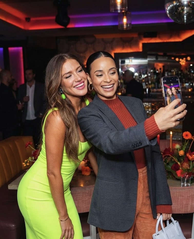 Icons only. Having a girls night to watch the emancipation begin, Steph is always a great time #RHOTC 📸