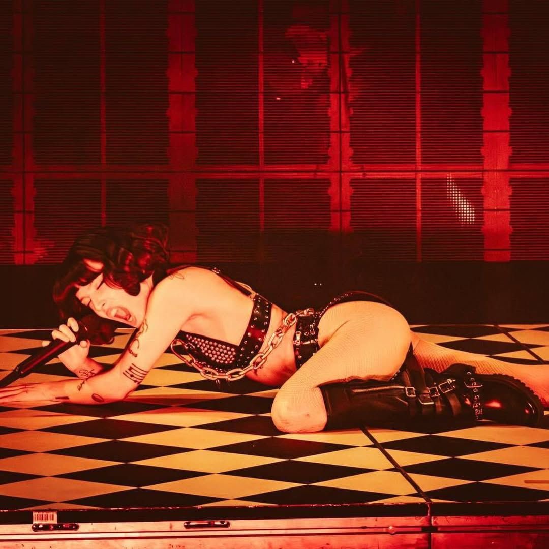 tati (@d4rwnism) on Twitter photo 