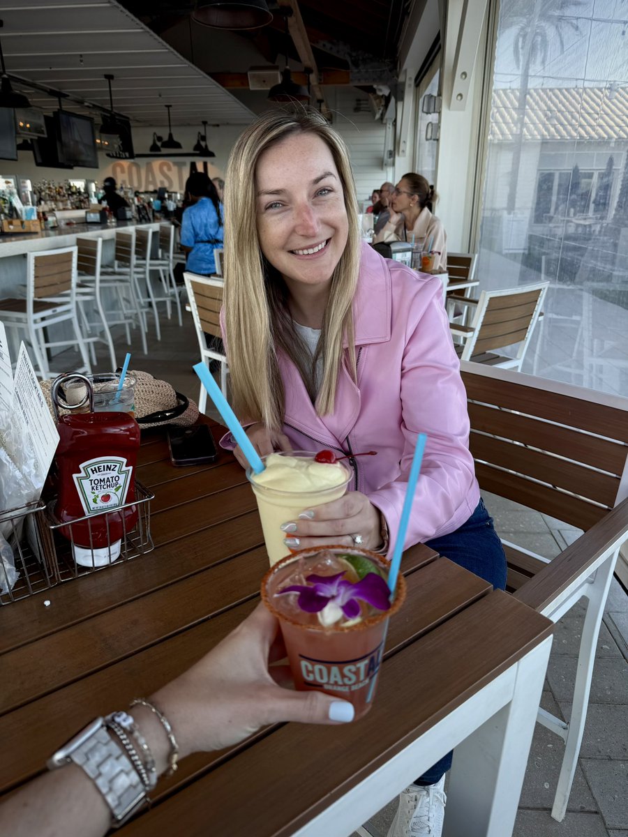 Amanda Curran ☼ tweet media