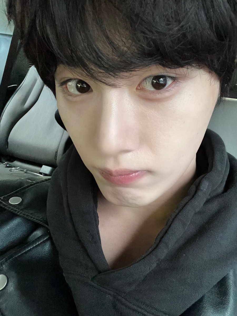 mypinkmelo's tweet photo. oh my. that’s aegi https://t.co/dn8a4TSLHU