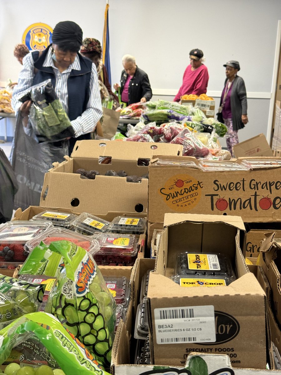 SenTonyWilliams's tweet image. On Tuesday, we partnered with Caring for Friends and Darby Township to host a free food giveaway at the Darby Township Community Center. It was great to see neighbors come together and ensure families across our community had access to fresh, healthy food.

#CommunityFirst