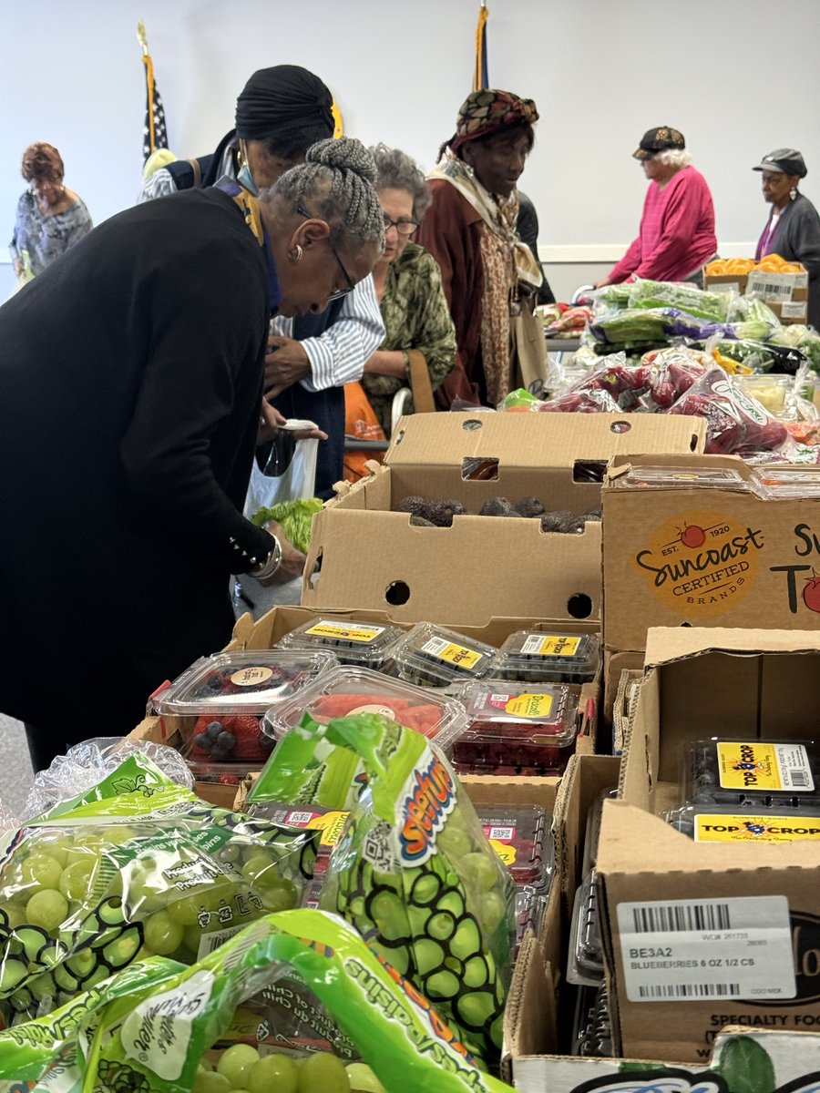 SenTonyWilliams's tweet image. On Tuesday, we partnered with Caring for Friends and Darby Township to host a free food giveaway at the Darby Township Community Center. It was great to see neighbors come together and ensure families across our community had access to fresh, healthy food.

#CommunityFirst