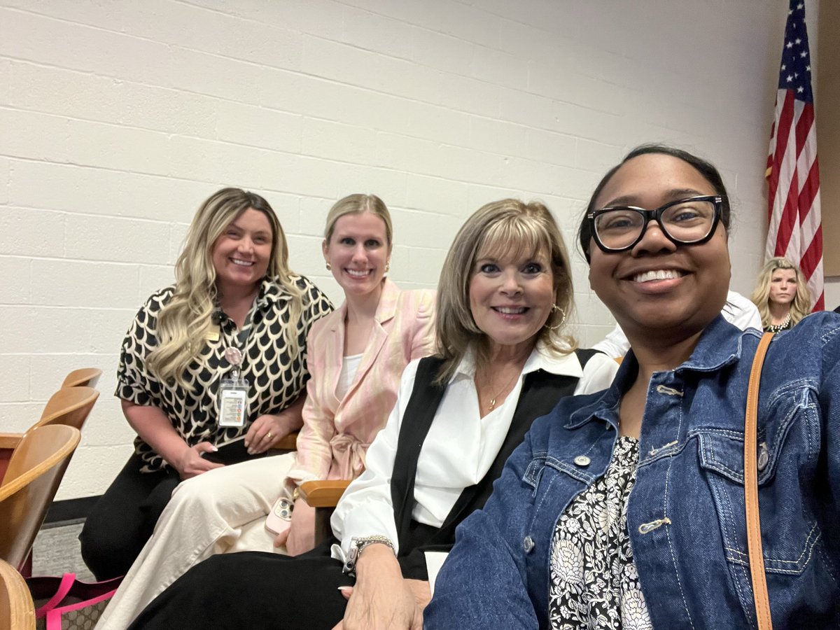 Julie Teague tweet media