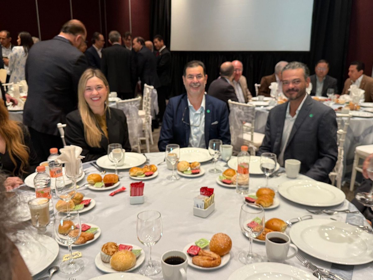 amhm_oficial's tweet photo. Desayuno celebrando “Día de la Hotelería” https://t.co/nY2frRfFpd