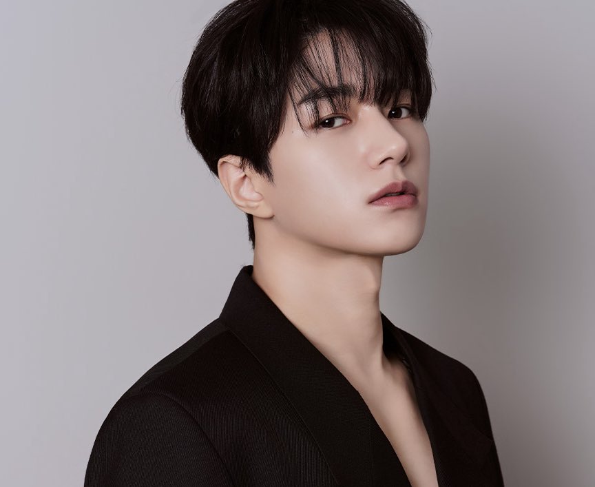 myaongiee's tweet photo. 김명수 콧대 봐... https://t.co/WFC8WLL3Dv