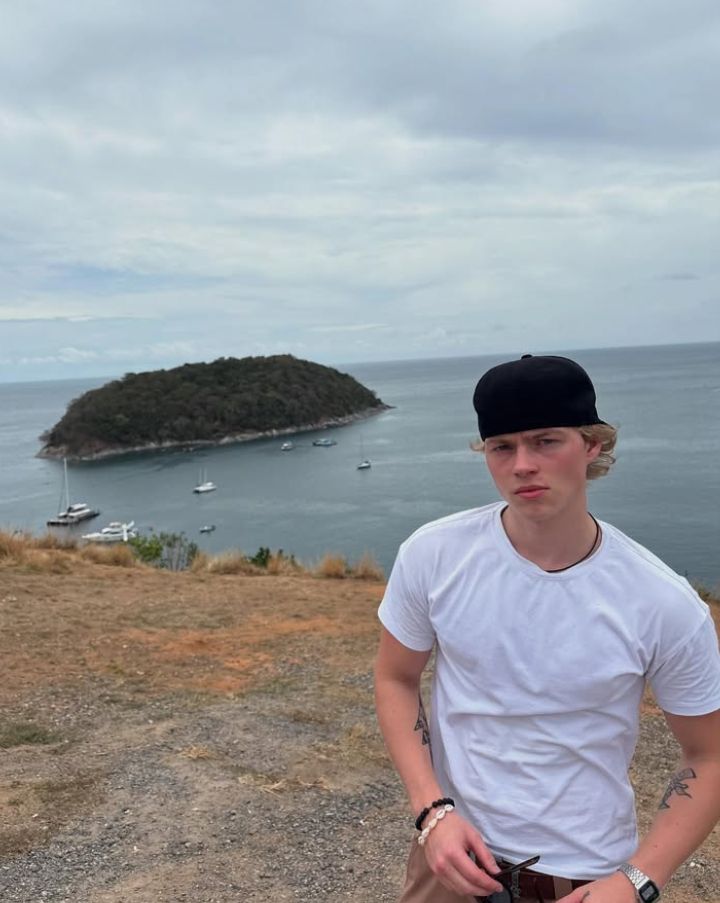 𝘱𝘦𝘳𝘴𝘦𝘶 tweet media