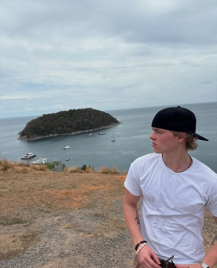 𝘱𝘦𝘳𝘴𝘦𝘶 tweet media