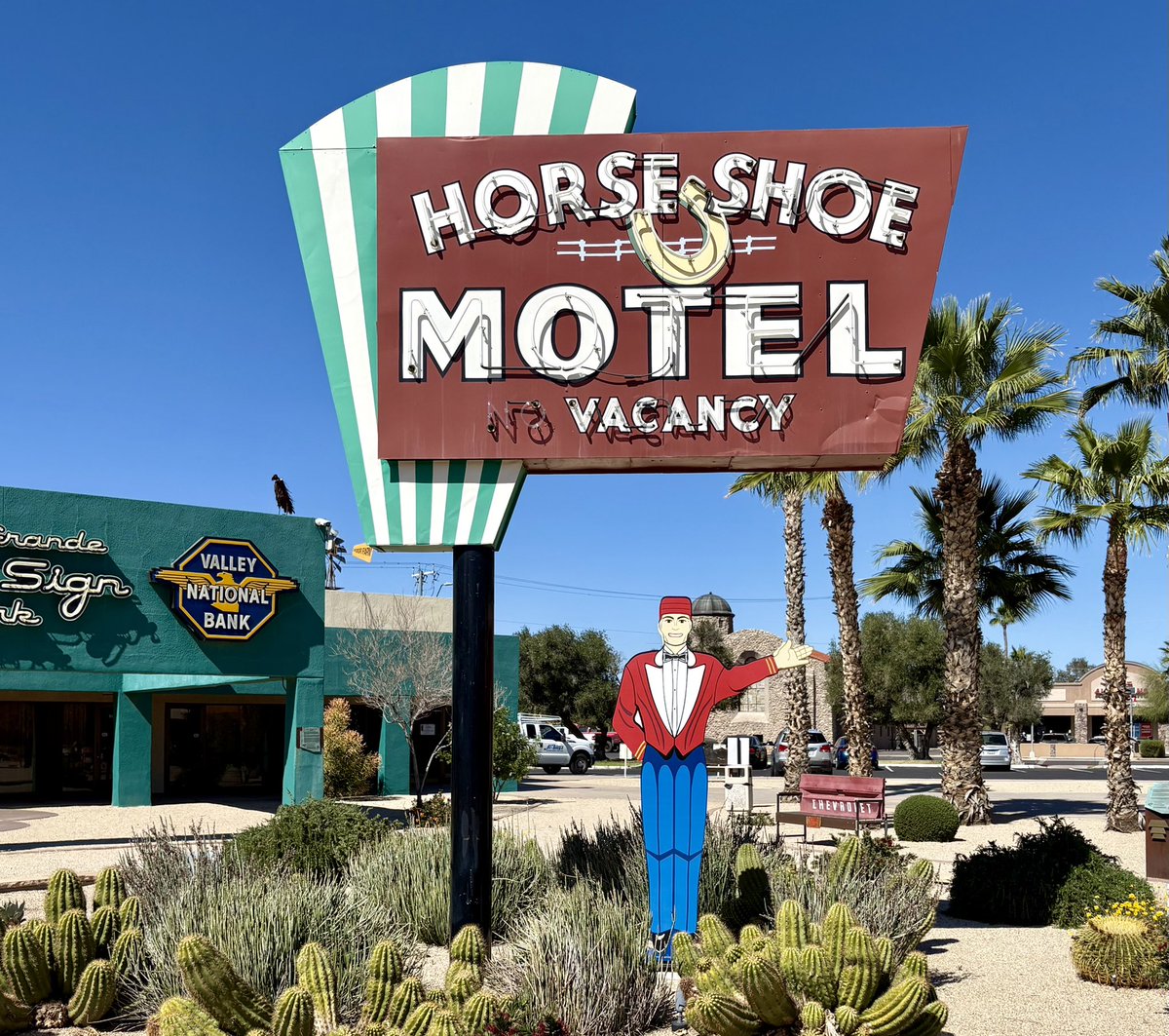 Midwest Modern tweet media