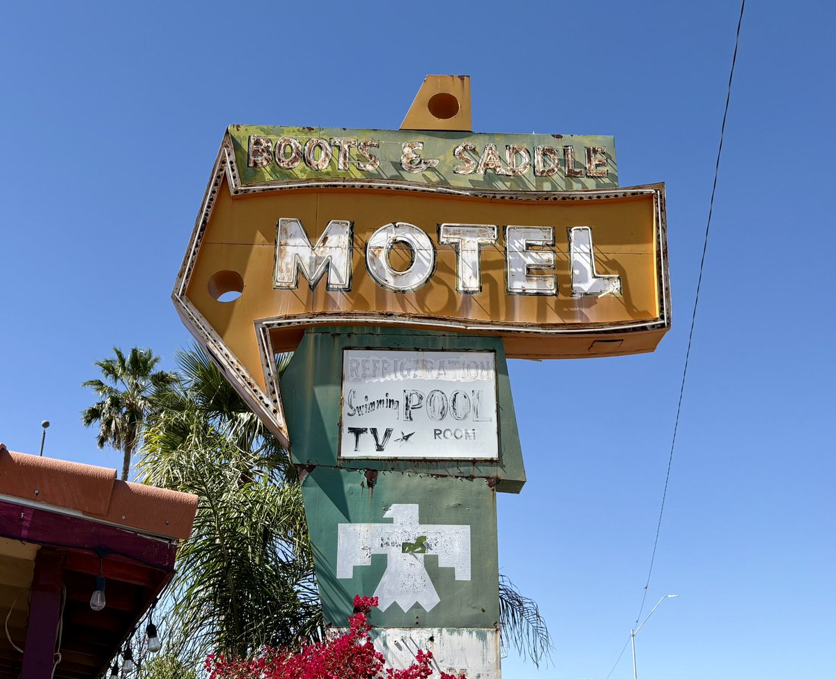 Midwest Modern tweet media