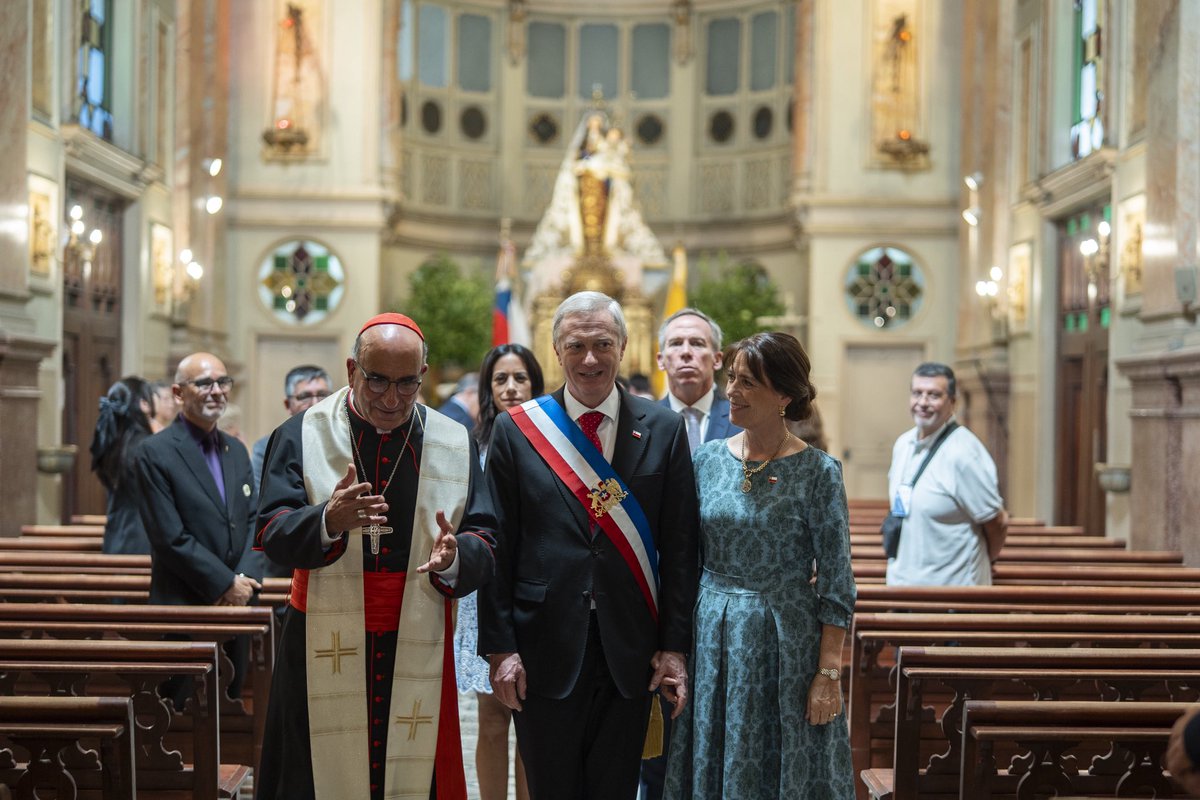 GobiernodeChile's tweet photo. Presidente José Antonio Kast asiste a Te Deum Ecuménico Oración por Chile y su nuevo Gobierno 🇨🇱 https://t.co/7O1VSBOwPP