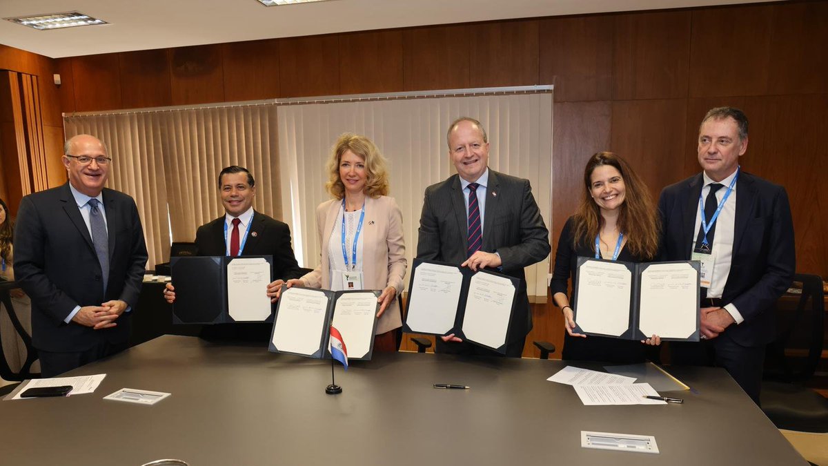 UE en Paraguay tweet media