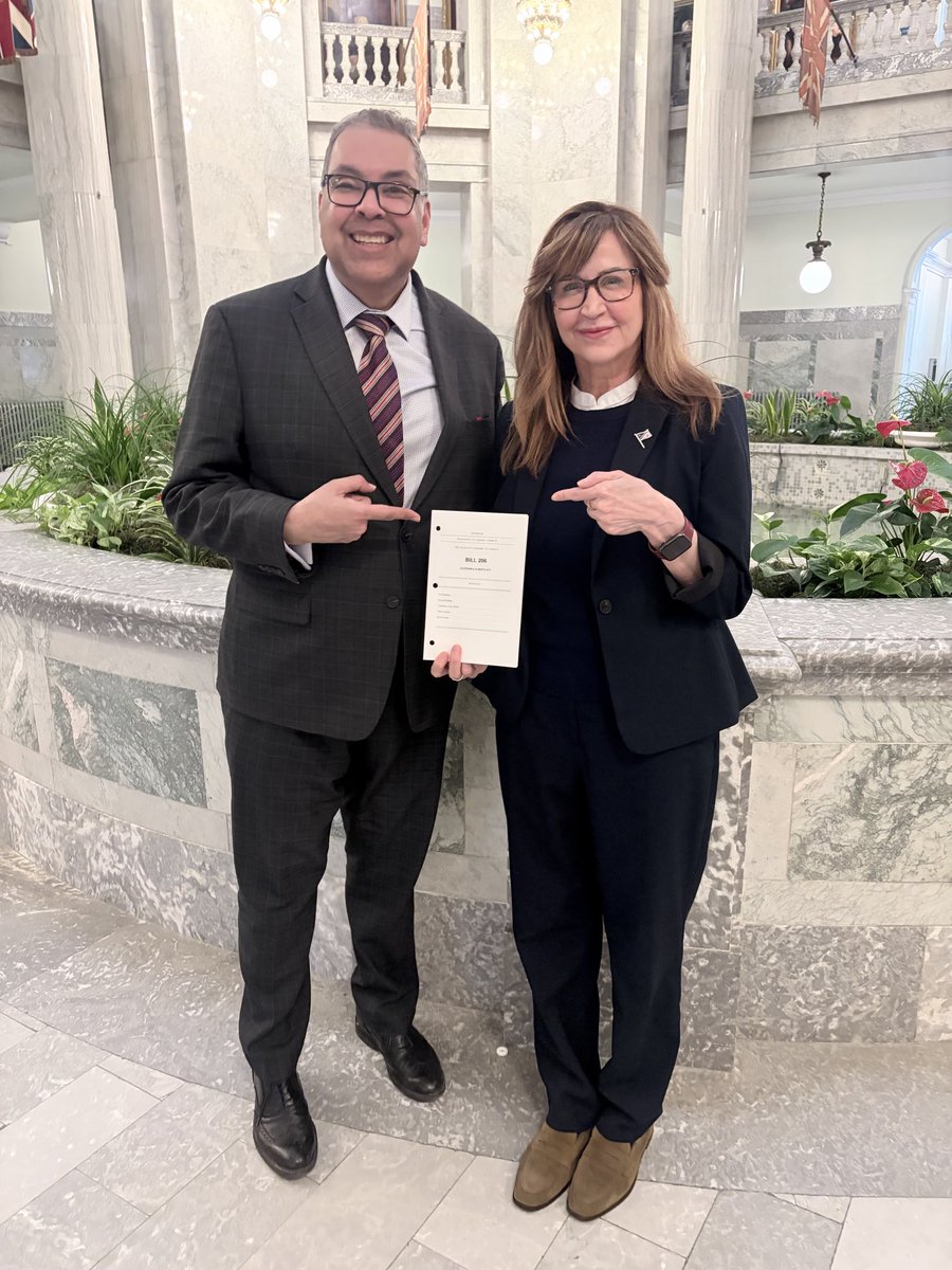 Alberta is one of the only jurisdictions without accessibility legislation to remove barriers for people with disabilities, and the UCP has refused to pass one for many years.
I’m proud to stand with Marie Renaud to finally introduce Alberta’s first accessibility act. Watch for