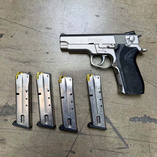 Mrgunsngear tweet media