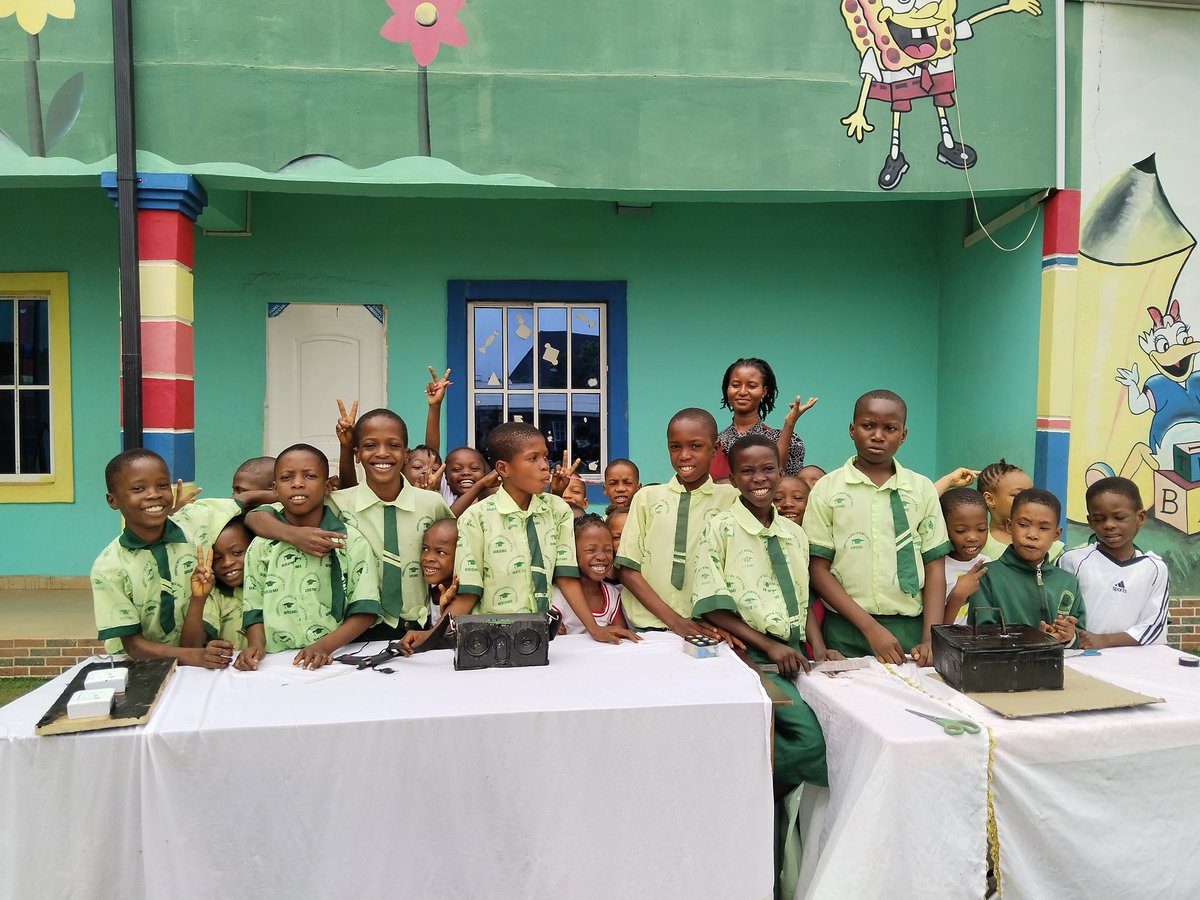 ocplinks7's tweet photo. The Bluetooth speaker team (Team Sound wizards) played and vibed to our school anthem using their Bluetooth speaker, it was such an interesting moment. https://t.co/hqc17TuhWa
