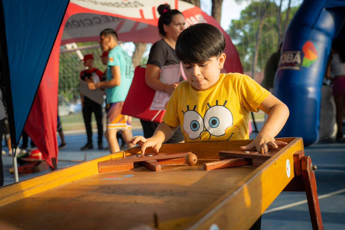 BARRIO GENERAL ARENALES YA DISFRUTA DE SU NUEVO CENTRO DEPORTIVO

Allá en el noroeste de la Ciudad, cerquita de Malvinas Argentinas, está el barrio #GeneralArenales, un lugar desde el que había que trasladarse mucha distancia para ir hasta un club. Ahora, cuenta con un espacio