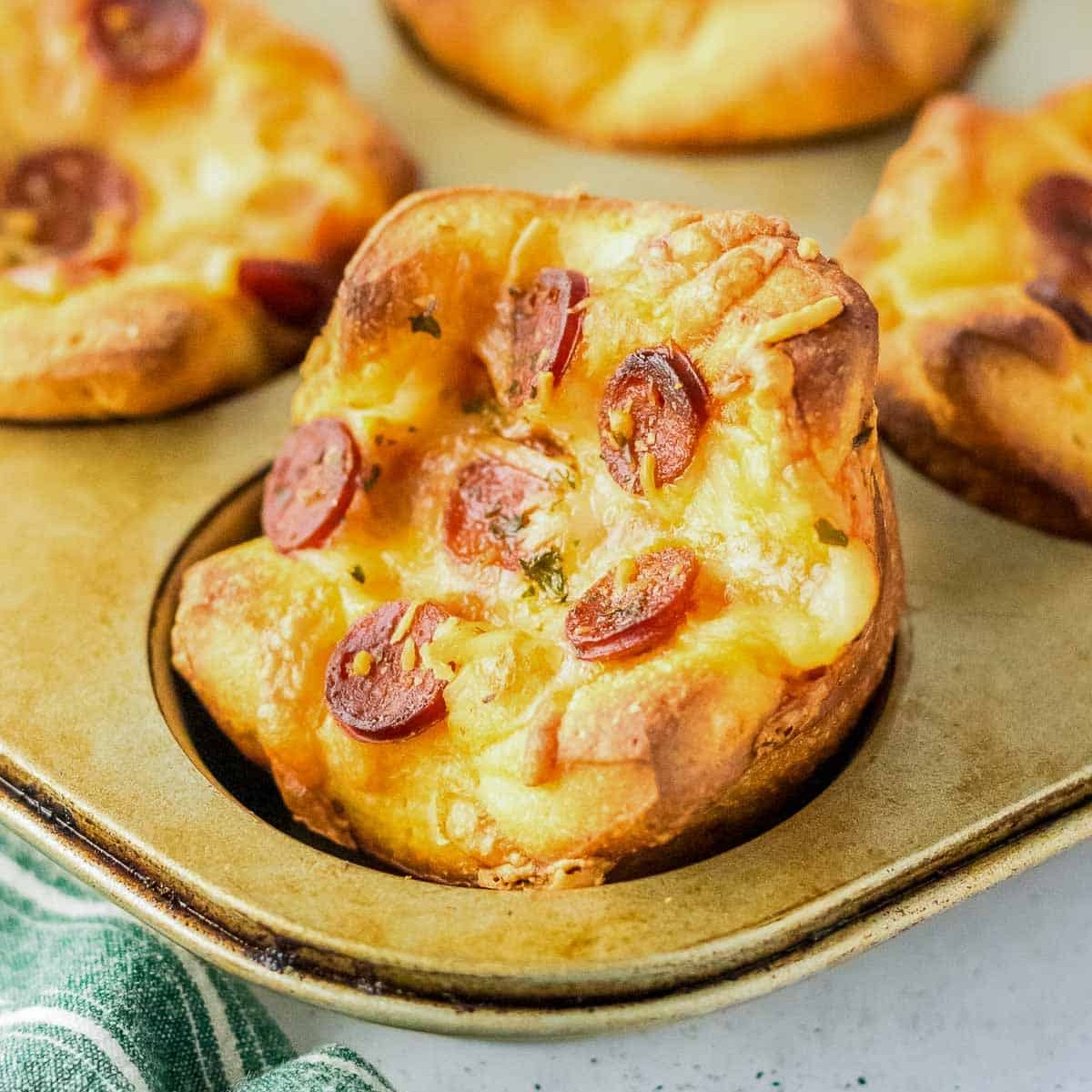 2SimplyInspire's tweet photo. Easy pizza muffins are fun to customize for pizza night!
https://t.co/M33dq3nwFE
#pizza #muffins #recipe https://t.co/itbt2uzmcC