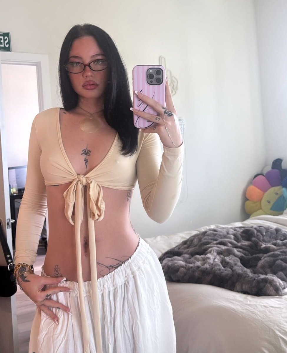 Lía🌸 tweet media