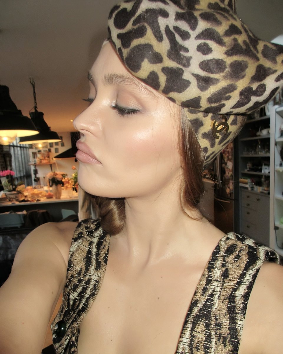 Lily-Rose Depp Updates tweet media