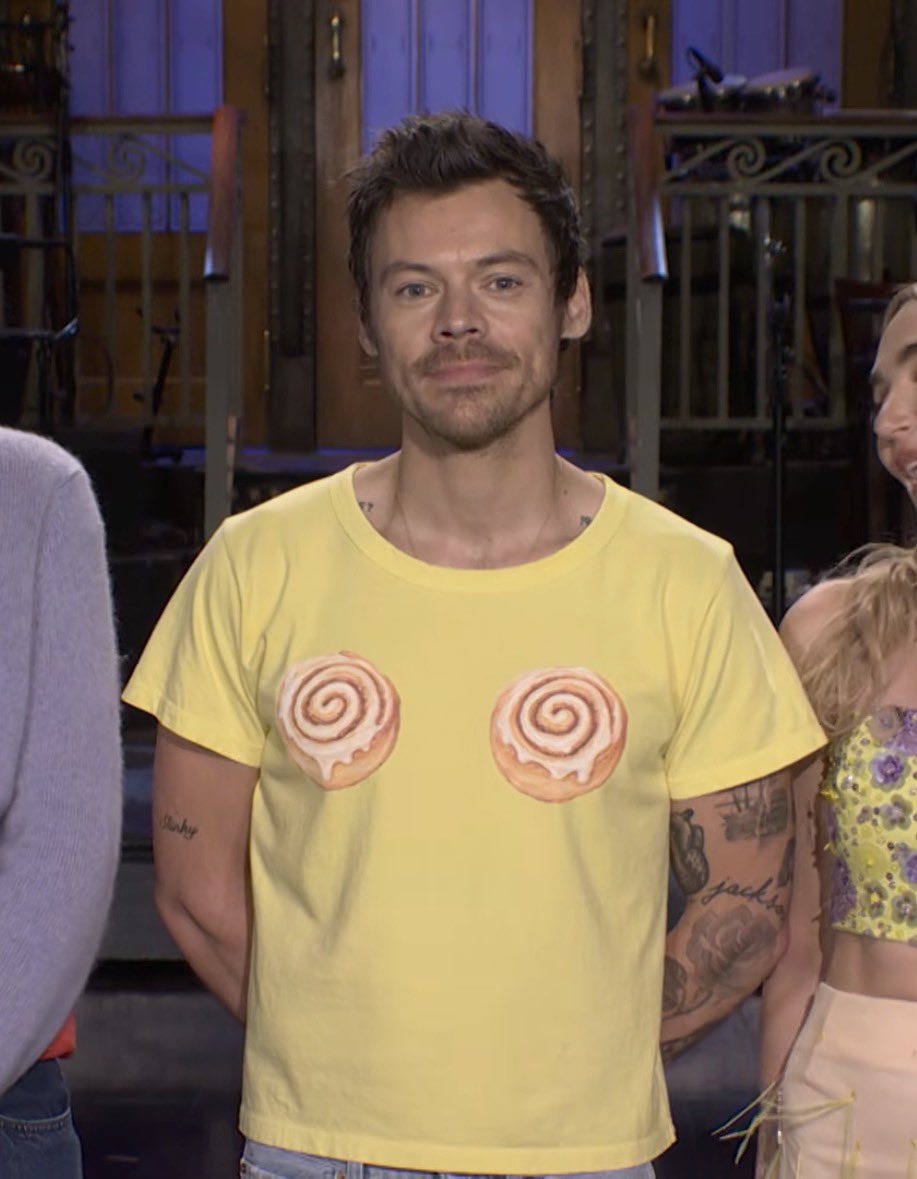 haylorvault's tweet photo. harry &amp; taylor on snl 🌟 https://t.co/F0R1fNikkO