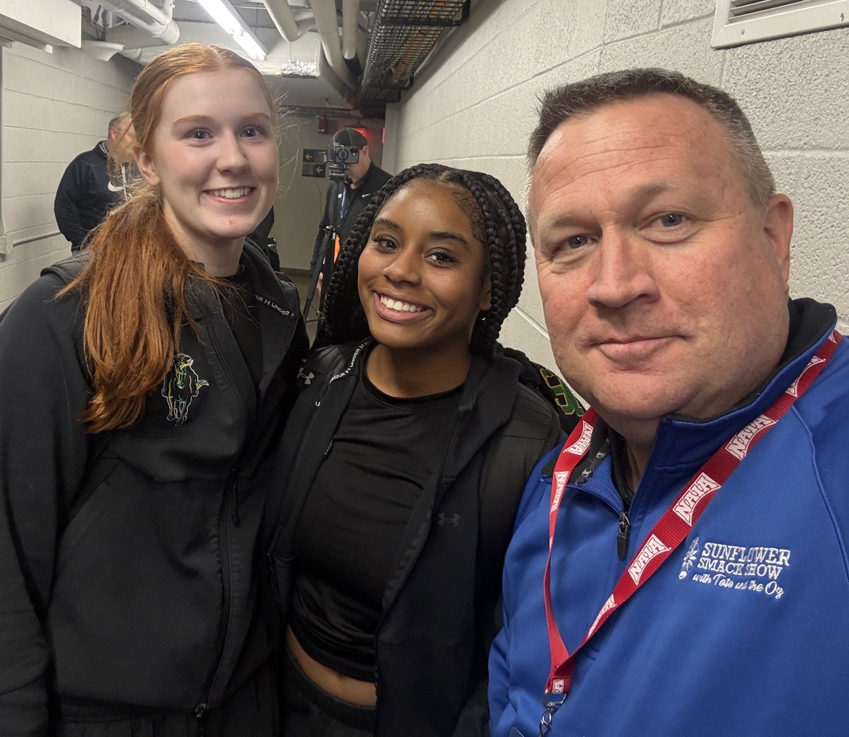 Sunflower Smack Show tweet media