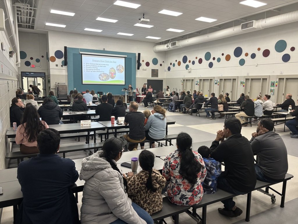 _SpringMills's tweet photo. From Johnson to Kurtz... Country Oaks to Spring Mills.. hundreds of parents turned out tonight for the JK-Kindergarten orientation meetings at all of our elementary schools. We are thrilled to welcome so many new faces to the HVS family. 

#WeAreHVS #HVSSuccess https://t.co/W4BuAg1AhM