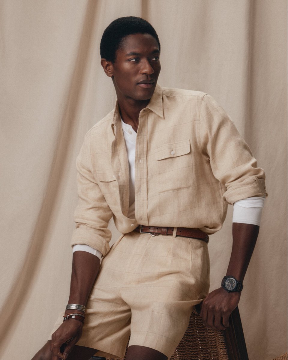 RalphLauren's tweet photo. Equestrian-inspired cuffs serve as the perfect complement to #RLPurpleLabel’s lightweight linens.

Discover Spring 2026 Ralph Lauren: https://t.co/MXbQyTysKz https://t.co/KvgHWHOlVW
