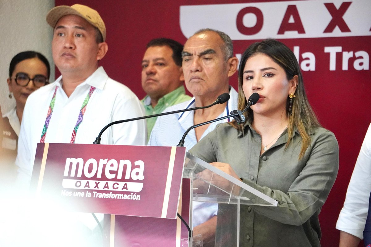 NatyJimenezOax's tweet photo. A @MorenaOaxaca1 lo distingue la fidelidad a los principios, la austeridad republicana y el apoyo popular. 

Con #MORENA hay consenso, diálogo y respeto, porque mandar obedeciendo al pueblo es un principio con el que seguimos adelante. #Oaxaca @PartidoMorenaMx @DiputadosMorena https://t.co/1tlaAfZqHQ