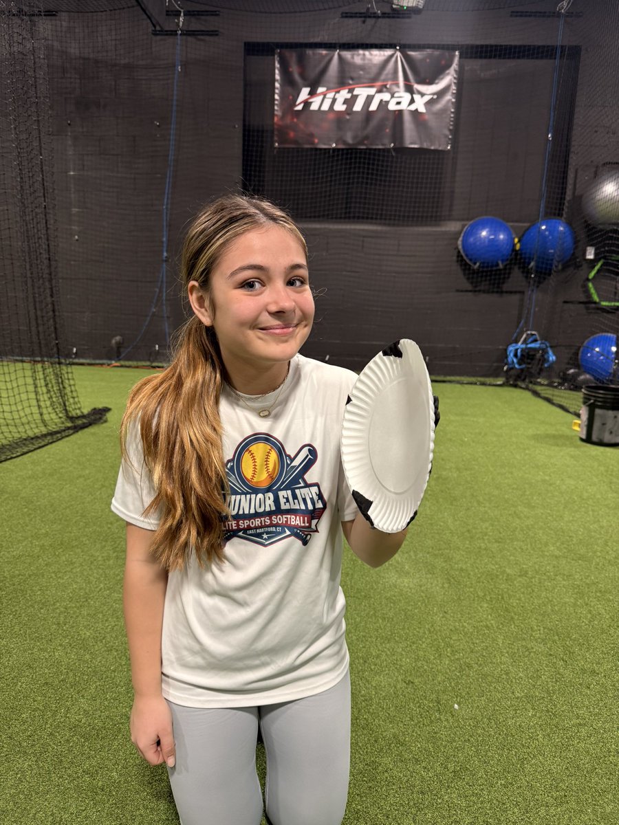 MaddyCarpe's tweet photo. When you don’t have a flat glove… you find a way to make a flat glove🤷🏽‍♀️ https://t.co/XEjNSzD5xN