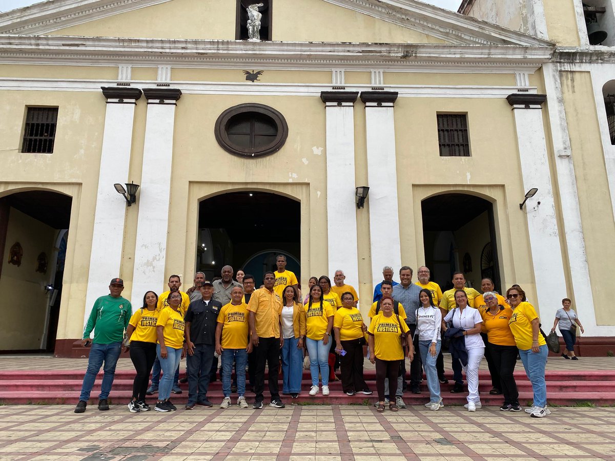 mpjvargas's tweet photo. No nos rendimos, porque sabemos que el futuro de nuestro país depende de la fuerza de quienes creen en él. 

¡Cada vez estamos más cerca! 🇻🇪 

#VivaVenezuelaLibre ✊🏻🇻🇪 https://t.co/DRp0uUHqjj
