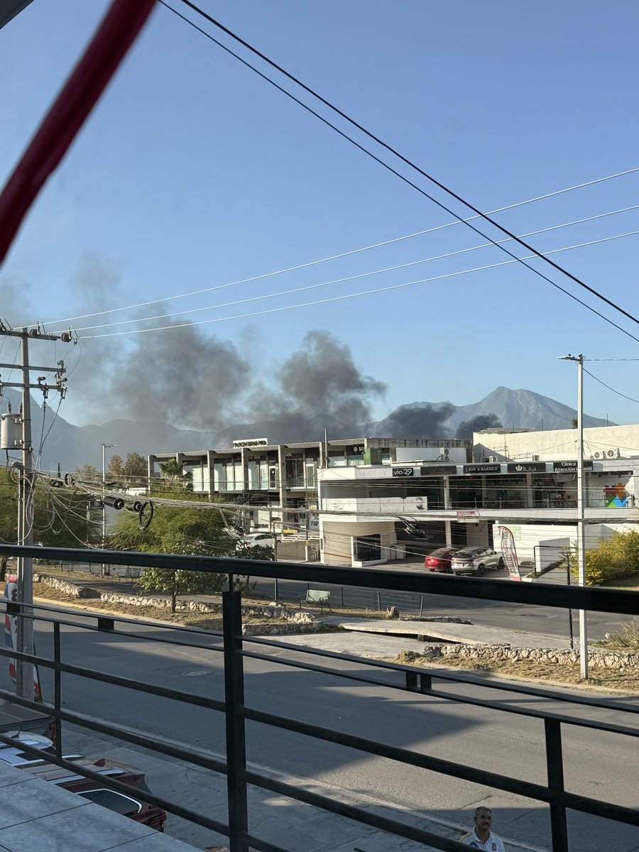 kayed14's tweet photo. Incendio zona ruiz cortines @Cicmty https://t.co/EEmdjZjNYg