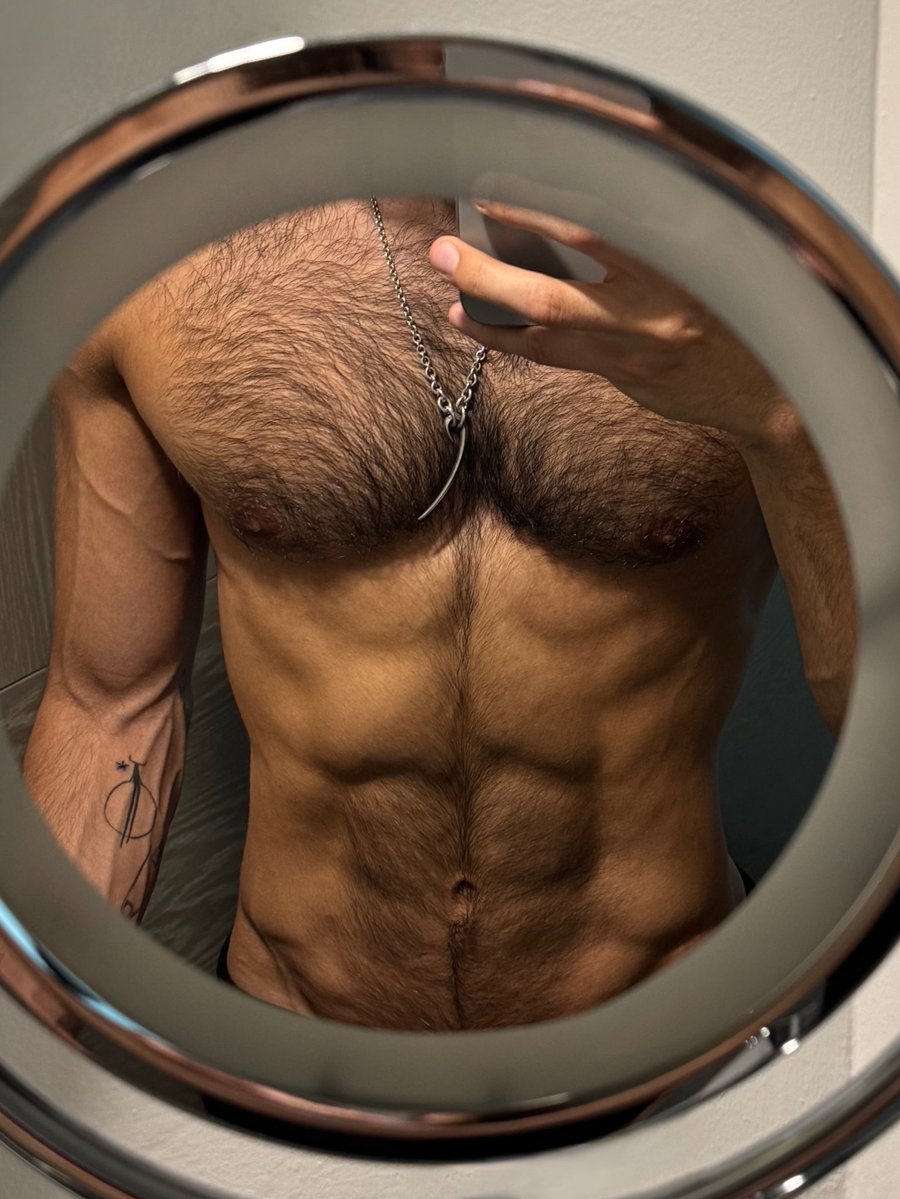 B Ø L T ⚡ tweet media