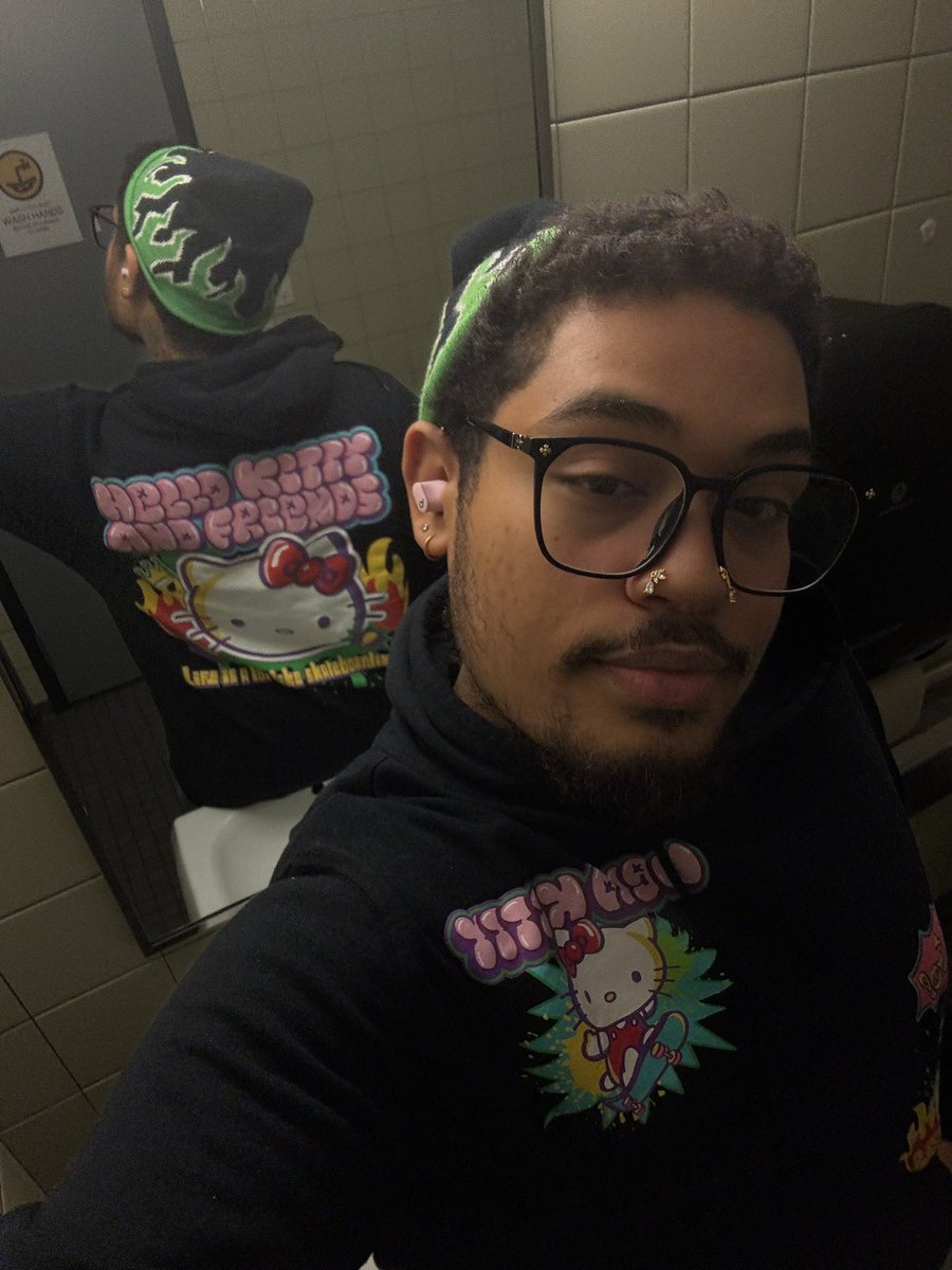 ajsunivrse's tweet image. #hellokitty 🥥💞