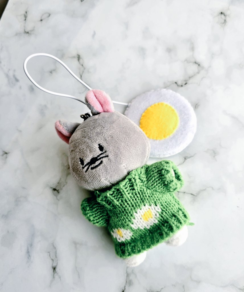 moonbowMom tweet media