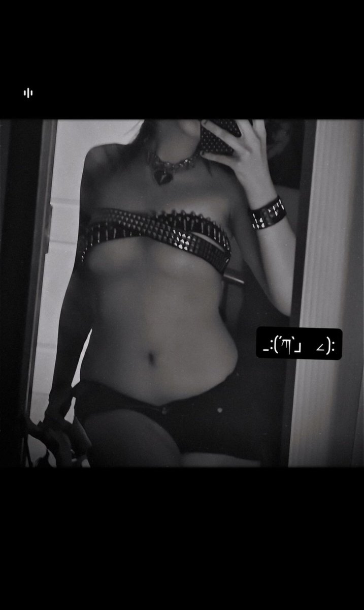 Abbysgoonacc's tweet photo. Friend posted this on her story like how am I supposed to not good to this🤤 https://t.co/6QnU36mkja