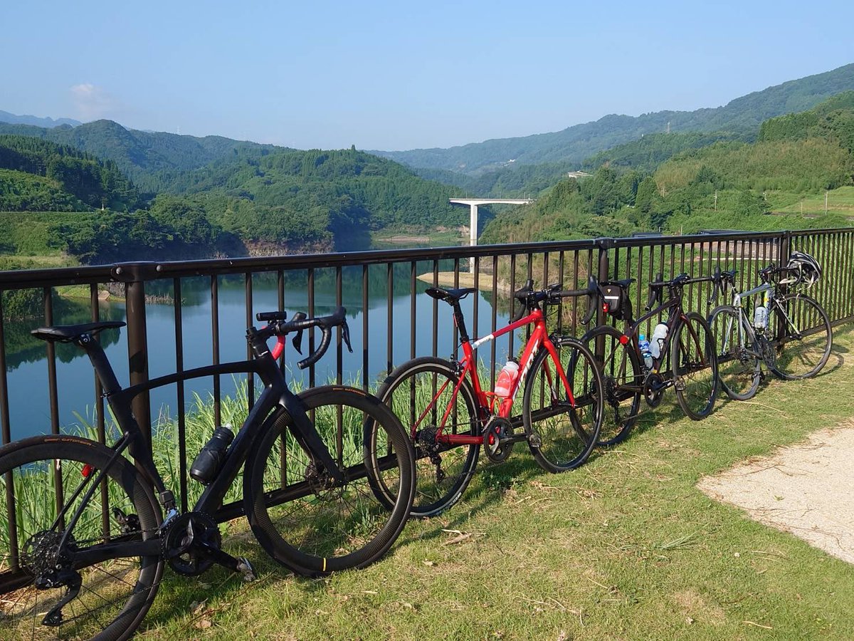 bundaibicycle's tweet photo. 大分大学に合格された皆様、おめでとうございます！🌸

私達、自転車部はロードバイクで大分県内の各所を走っております！未経験者大歓迎です！
質問などはDMの方でぜひご相談ください！
皆さんと一緒に走れることを楽しみにしております！
#春から大分大学 
#春から分大 https://t.co/wMAunrJ1SC