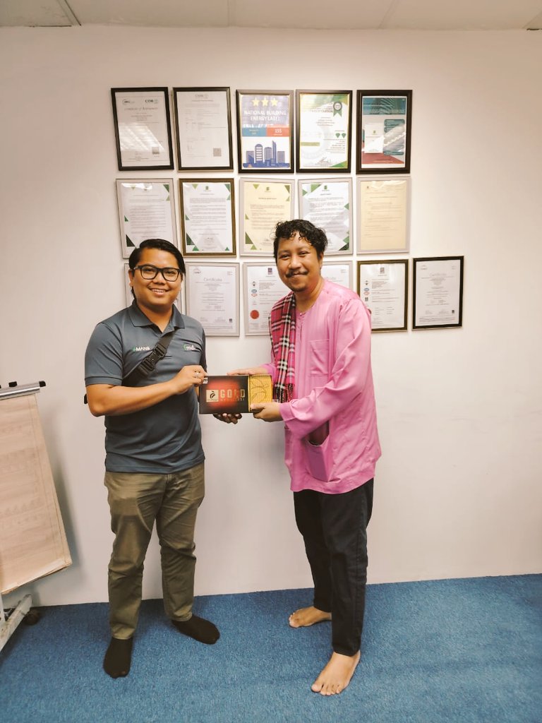 mawi_th_ipoh's tweet image. Rezeki hari ini ader hadiah buat team tadarus geng teknisen hehehe 😜 
Positif bila kerja kt sini ... Kelapangan masa , tenang fikiran.... Moga rezeki ini berterusan buat diri &amp;amp; sahabat #teknisen #thub #ipoh