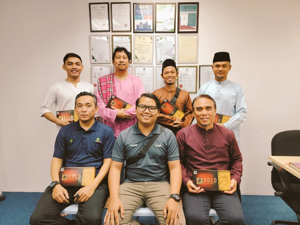 mawi_th_ipoh's tweet image. Rezeki hari ini ader hadiah buat team tadarus geng teknisen hehehe 😜 
Positif bila kerja kt sini ... Kelapangan masa , tenang fikiran.... Moga rezeki ini berterusan buat diri &amp;amp; sahabat #teknisen #thub #ipoh