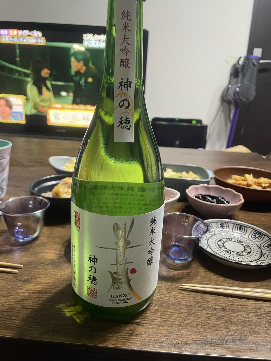 昨日は三重で買ってきた、
地酒と共に
友達と
家呑みしてました🙋‍♀️

やっぱり伯父さんの事思い出して
泣いてたし情緒不安定なんで
友達が聞いてくれて
助かりました🥲

今日から配信応援(੭˙꒳​˙)੭♡
目標5位以内🔥

応援よろしくお願いします🫶