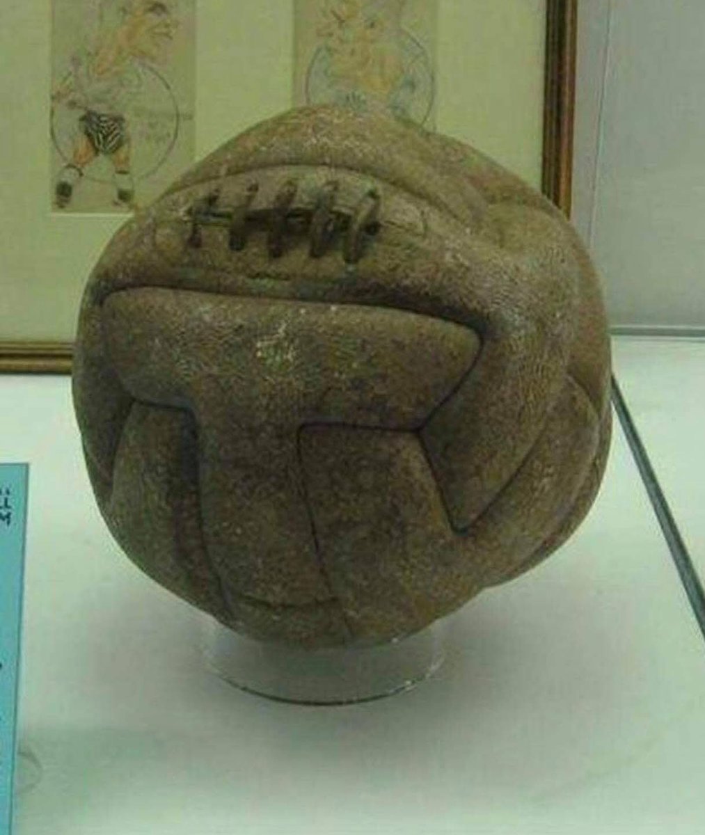 Il pallone usato nella finale del mondiale del 1930