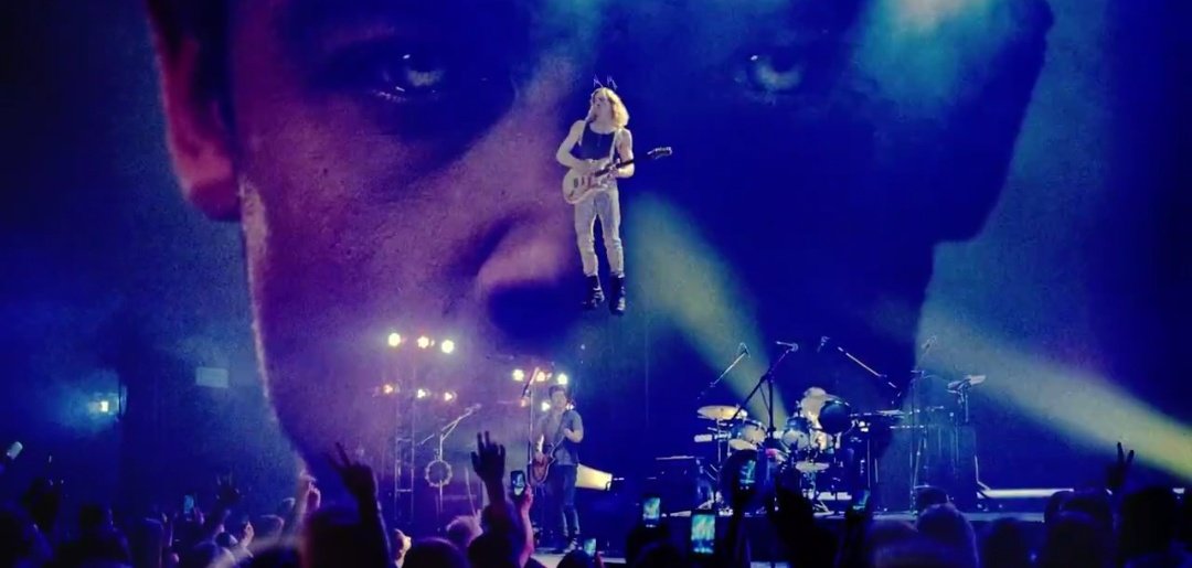 val ☆ 🧛🏽♀️ tweet media