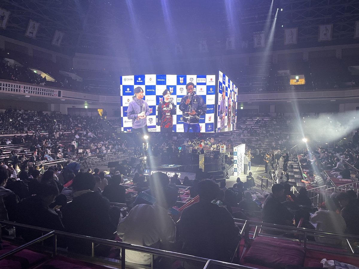 N_go5F's tweet photo. eスポーツの研究のためにCAPCOM CUPの視察（ウソ）に会場におります https://t.co/w1nSuz3h99