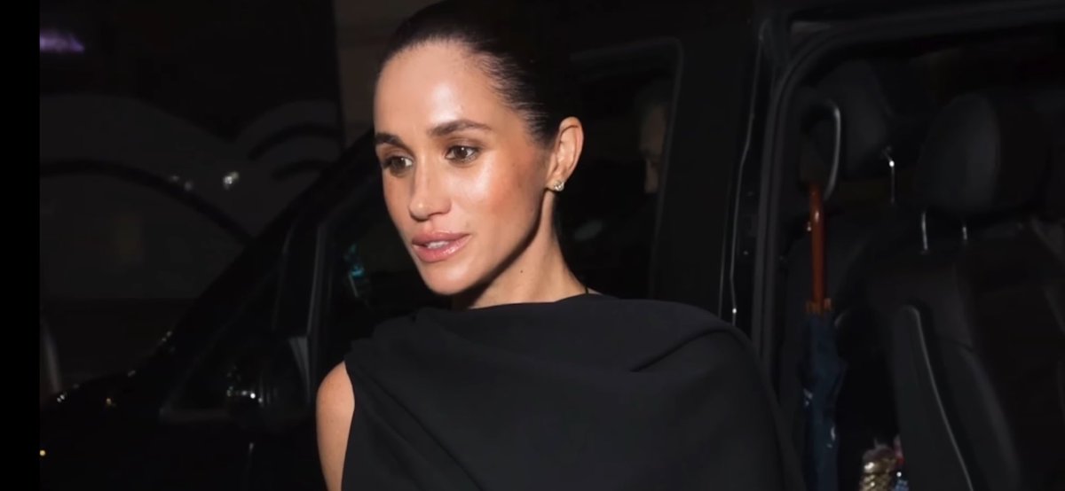 0Rthebest91033's tweet photo. #MeghanMarkleExposed #MeghanMarkleDuchessOfCringe
#DuchessOfMisInformation #DramaQueenMeghanMarkle #AsEverIsAFailure #MeghanMarkleIsAScammer #MeghanMarkIeIsAFraud #ConfessionOfASociopathicAndSocialClimber #DukeAndDuchessOfNothing #DemonDuchesseOfSussex https://t.co/t8WTaRLEri