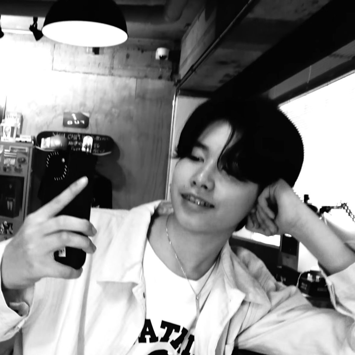 sunwoox0's tweet image. me and the french baguette 

#LNGSHOTselcaDay #LSSD #LSD #LOUIS @LNGSHOT4sho