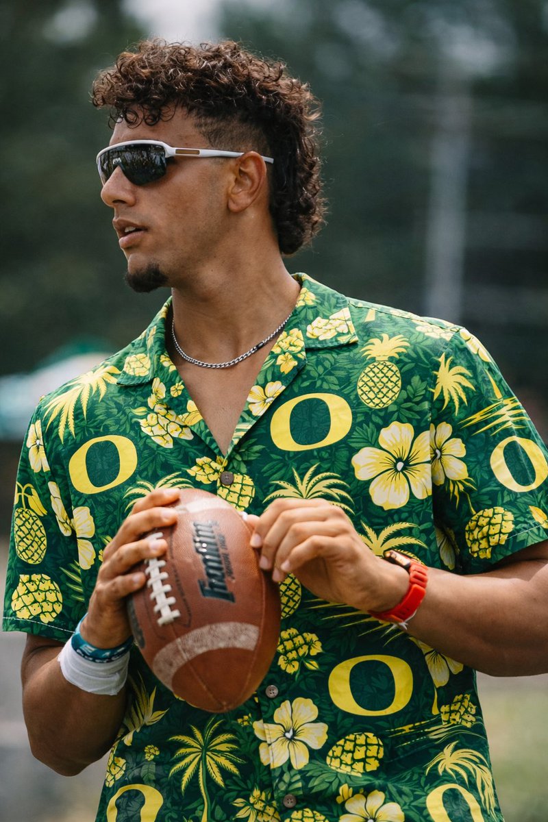 Trent89_'s tweet photo. “Mahalo I’ll wear number 8 coach” ~ Dylan Raiola #oregonducks #football https://t.co/lq6cT2m4pB