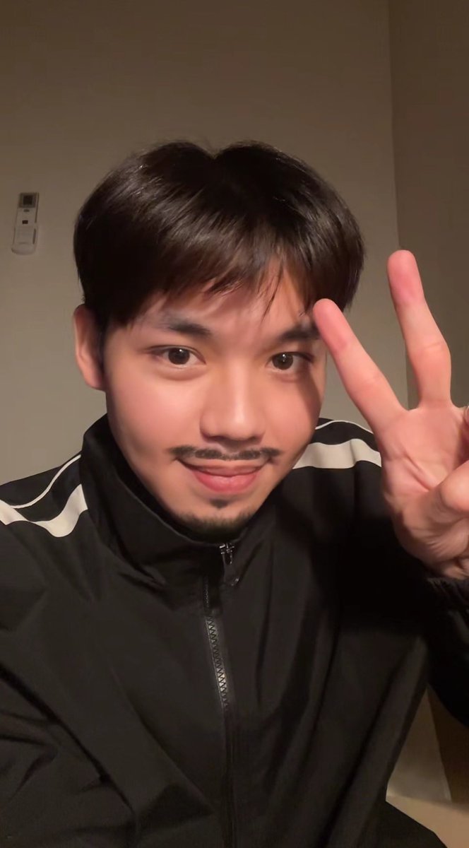 SeimeiNoIro's tweet photo. My screenshots from Lanz's tiktok live from yesterday~ Always happy to hang out with you while at work ! 🤭🫣💕
@lanzmoon_ #문란즈 #LANZMOON https://t.co/SDsrdy3ddv