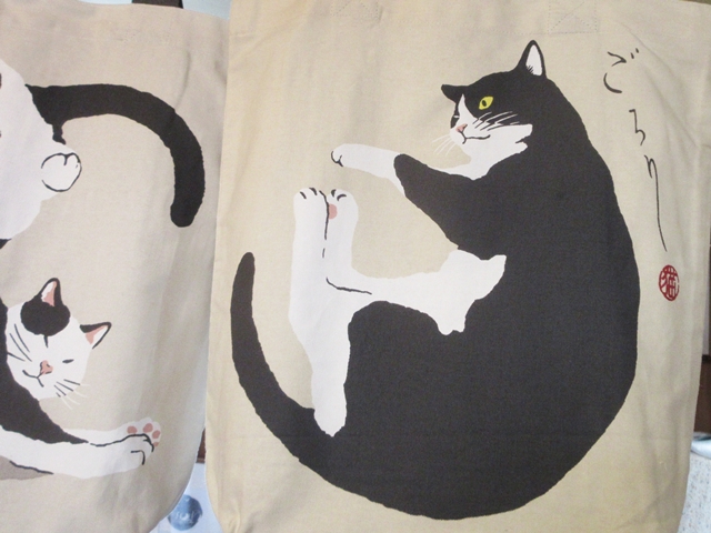 【新着】A4トートバッグ
どちらもものすごく好み🤩
＃Vivaハチワレ