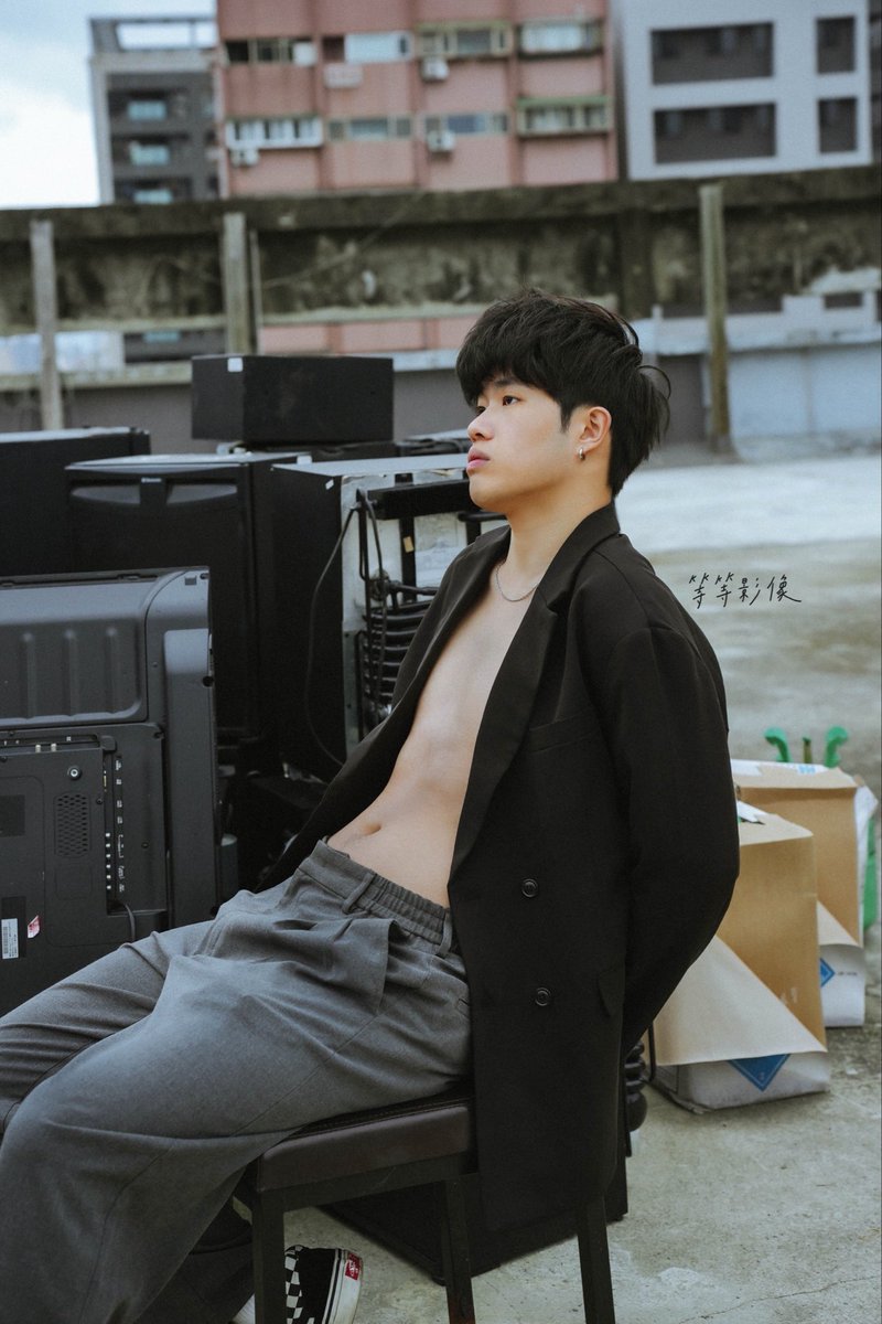 等等影像 tweet media